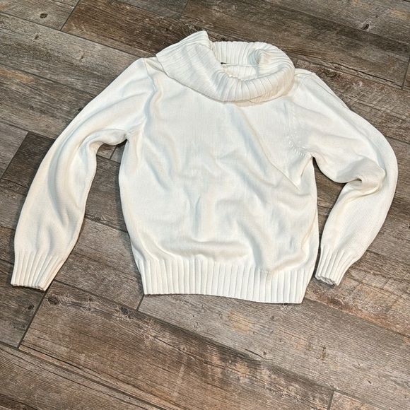 Sweater​​ - Picture 5 of 5